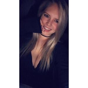 Meet your Posher, Courtney